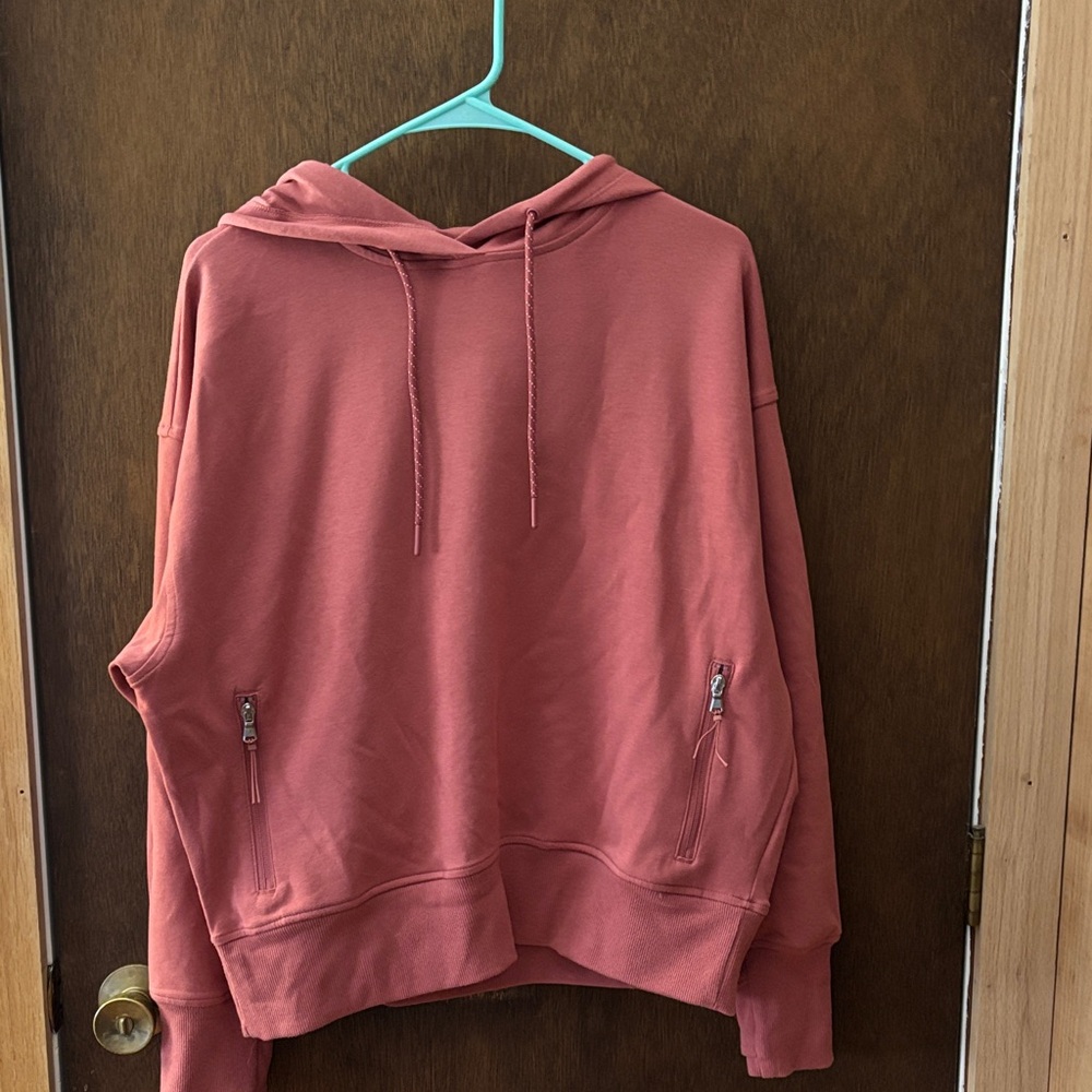 Old Navy Women's Rust Hoodie Sweater, great condition, thumb holes